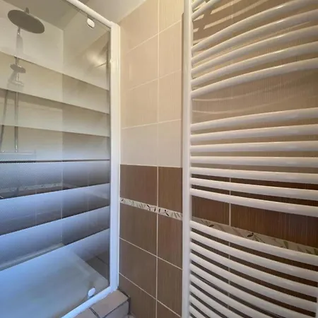 فندق مبيت وإفطار La Du Mas